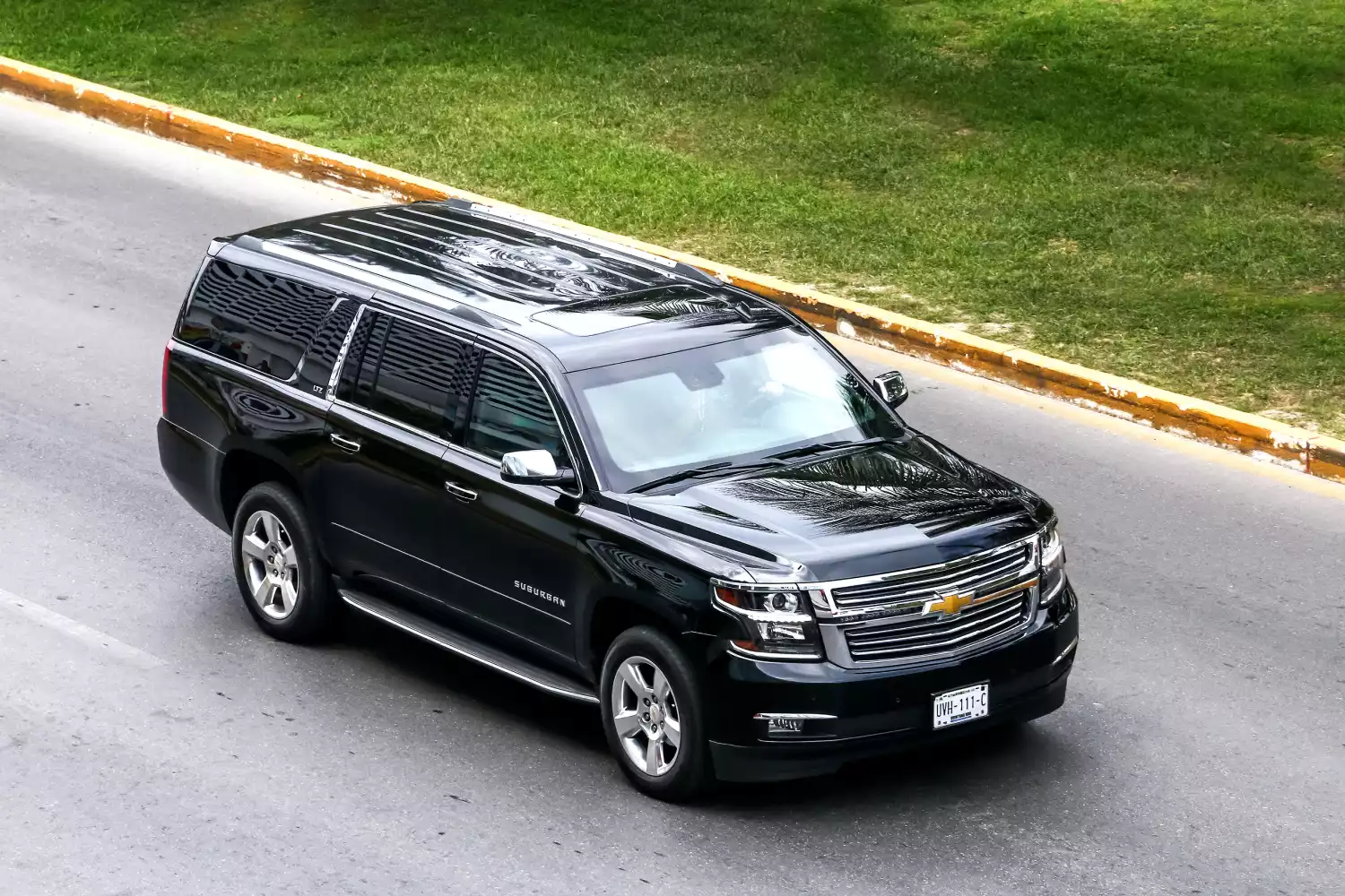 Chevrolet Suburban organizer for road trip