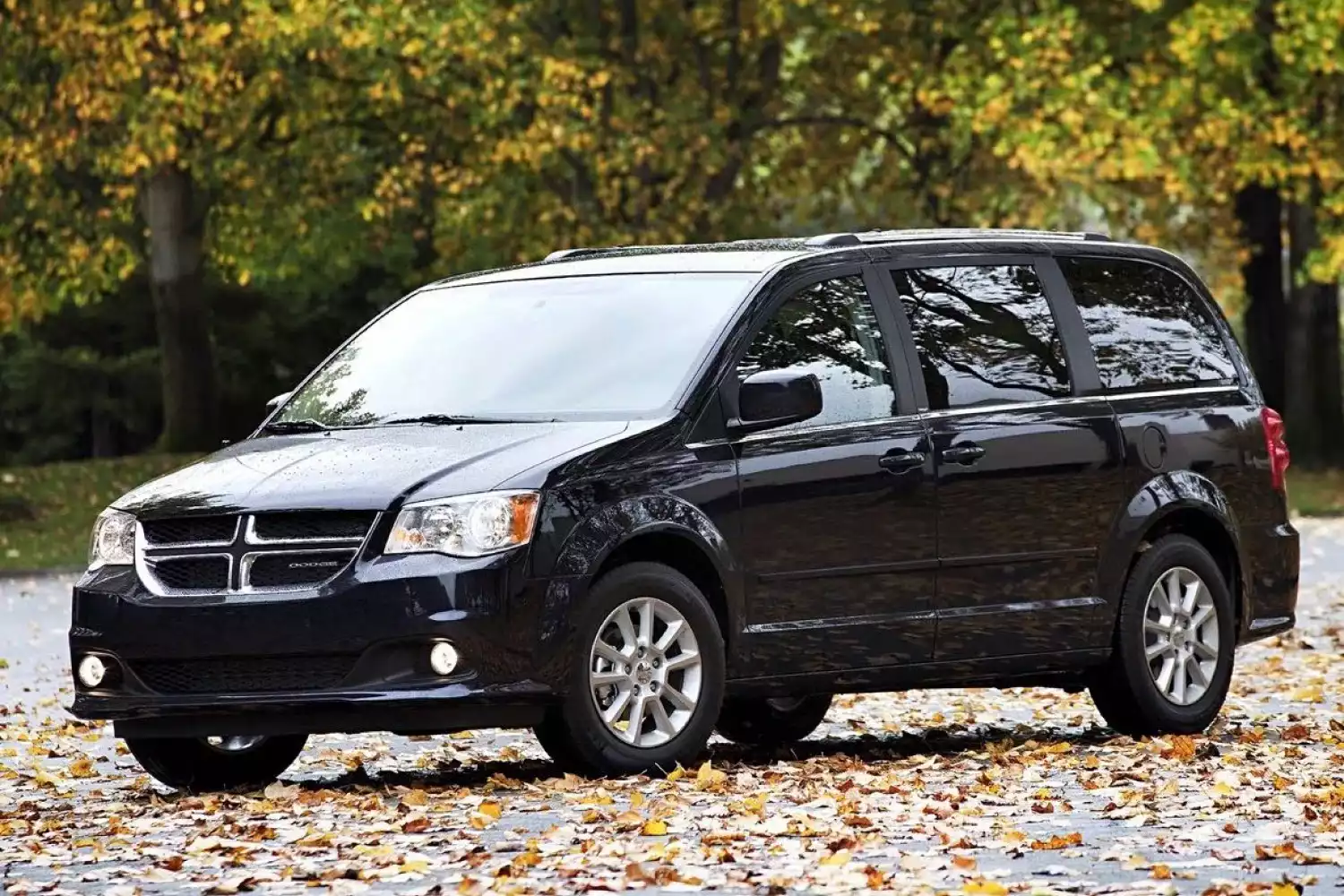 Dodge Grand Caravan organizer for road trip